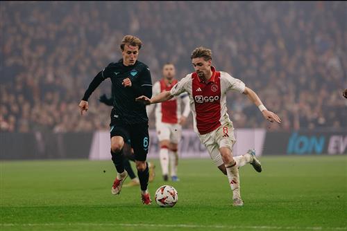 Ajax contre Latium