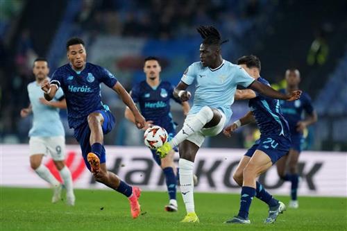 Latium contre Porto