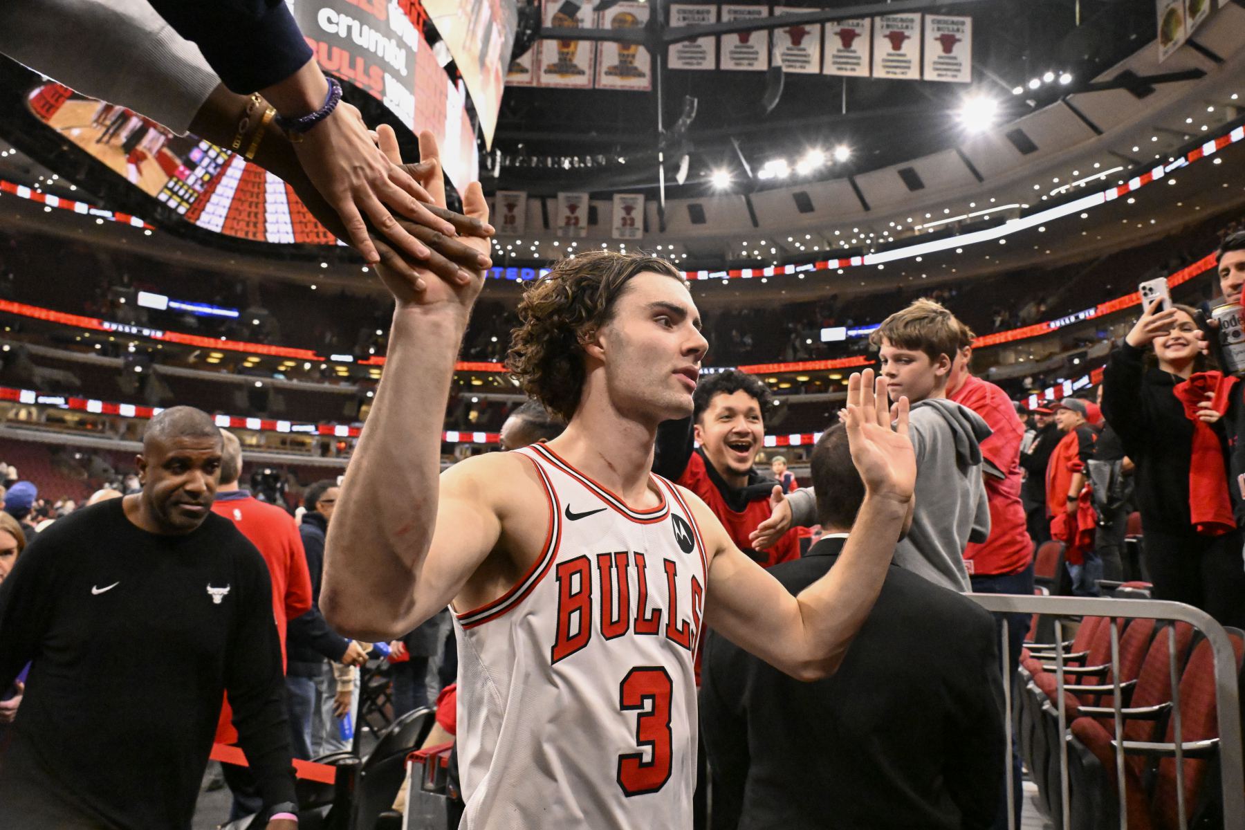 Guidi a marqué 29 points, 15 rebonds et 12 passes décisives, enregistrant un triple-double en 2 matchs consécutifs.