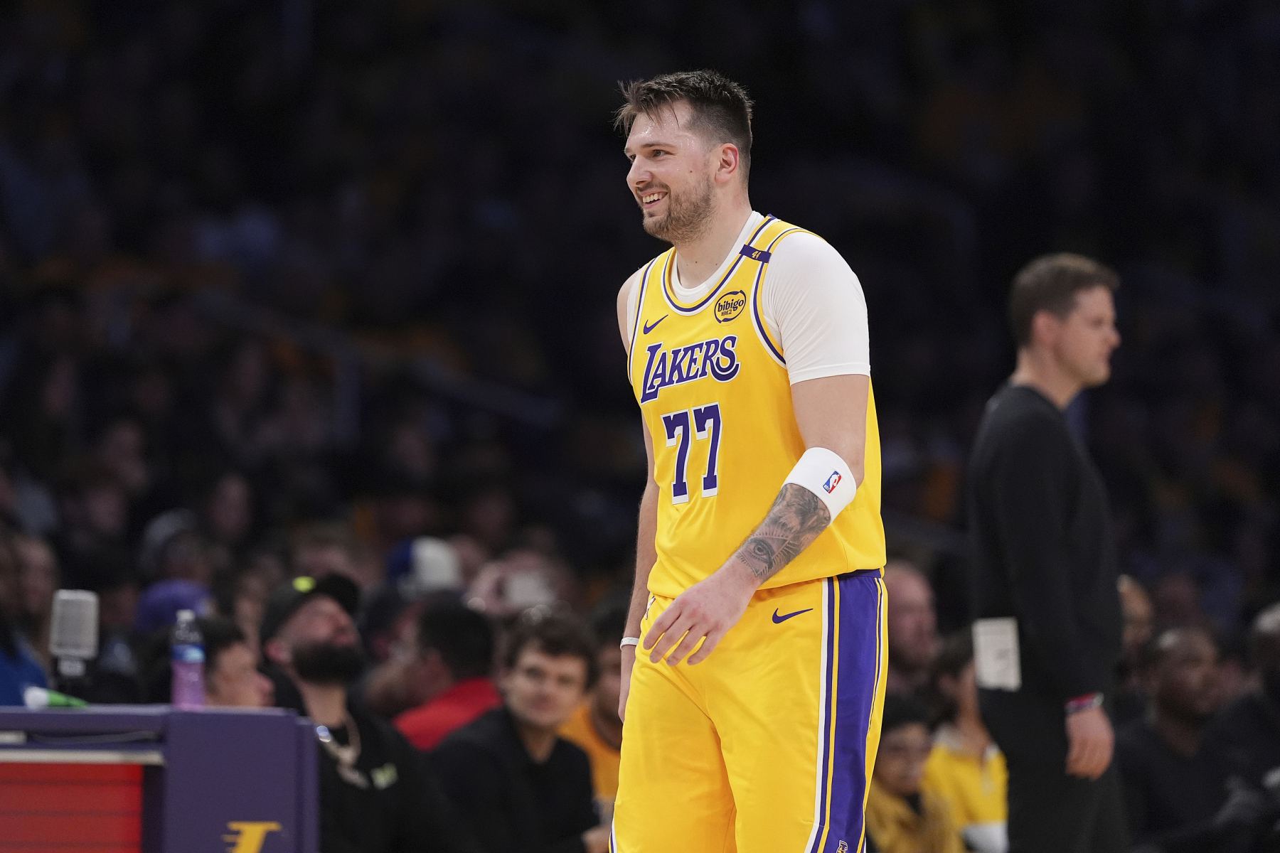 Shams : Si les Mavericks avaient fait une offre publique à Doncic, ils auraient pu échanger 8 premiers tours ou même changer de lettres.