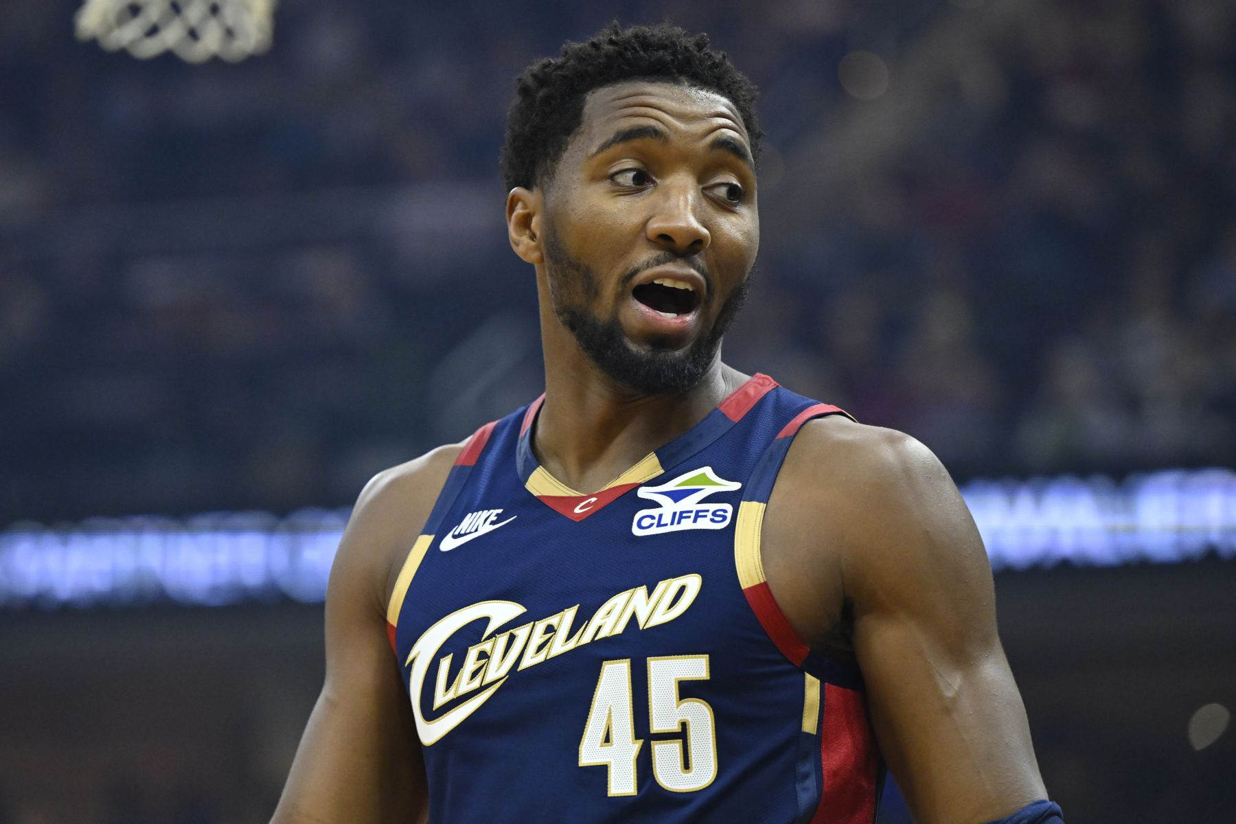 Inversion de domination ! Mitchell a marqué 30 points sur 10 des 21 tirs et a marqué 14 points au dernier quart